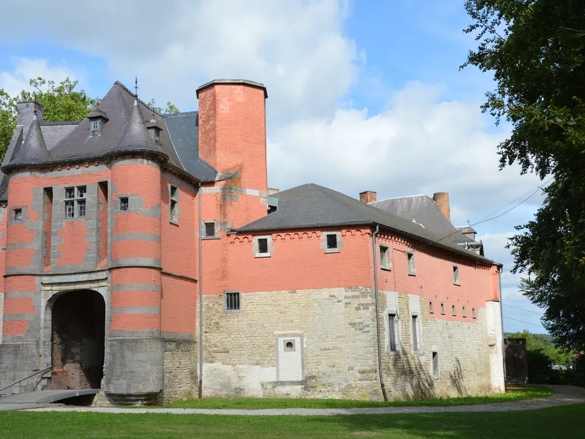 Le château de Trazegnies, section de Courcelles